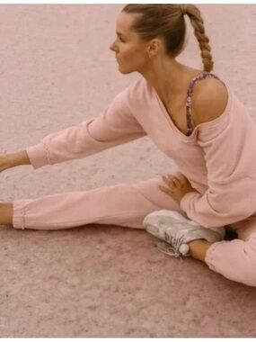 🧚‍♀️☀️🦄Spell Distressed Off-Shoulder Sweatshirt in a Ballerina Pink Color🦄☀️🧚‍♀️